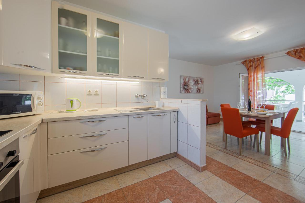 Apartmani Mares Ražanj Eksteriør billede